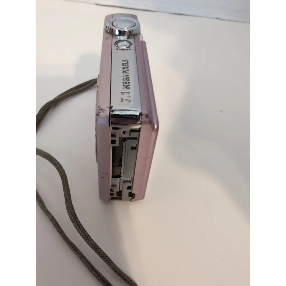Pink Sanyo VPC-E760 7.1MP digital camera‎ with 3x optical zoom FOR PARTS - Picture 4 of 7